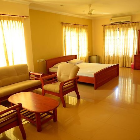 Mascot Paradise City Hotel Tellicherry Extérieur photo