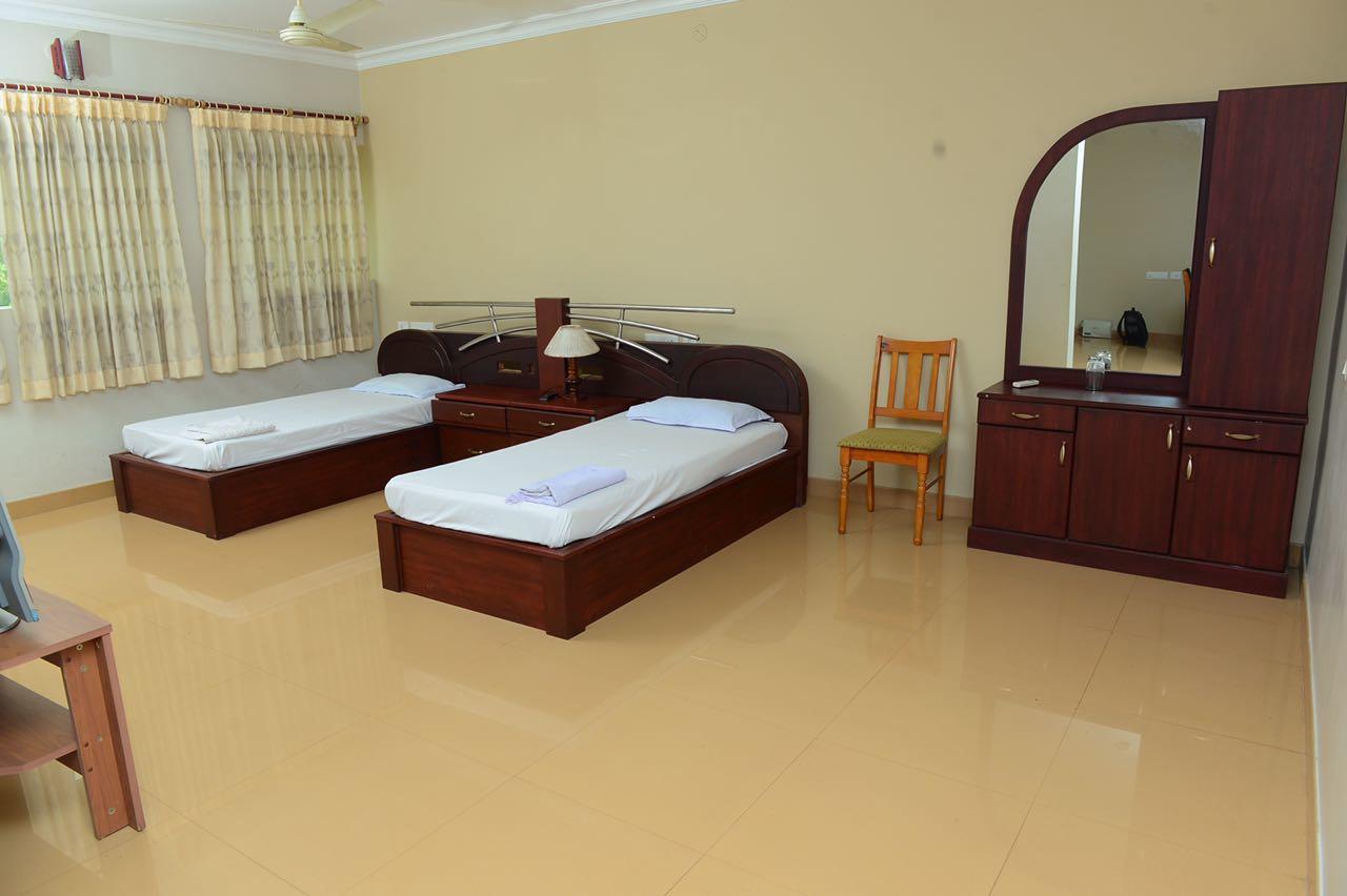 Mascot Paradise City Hotel Tellicherry Extérieur photo