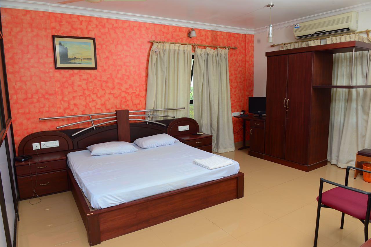Mascot Paradise City Hotel Tellicherry Extérieur photo